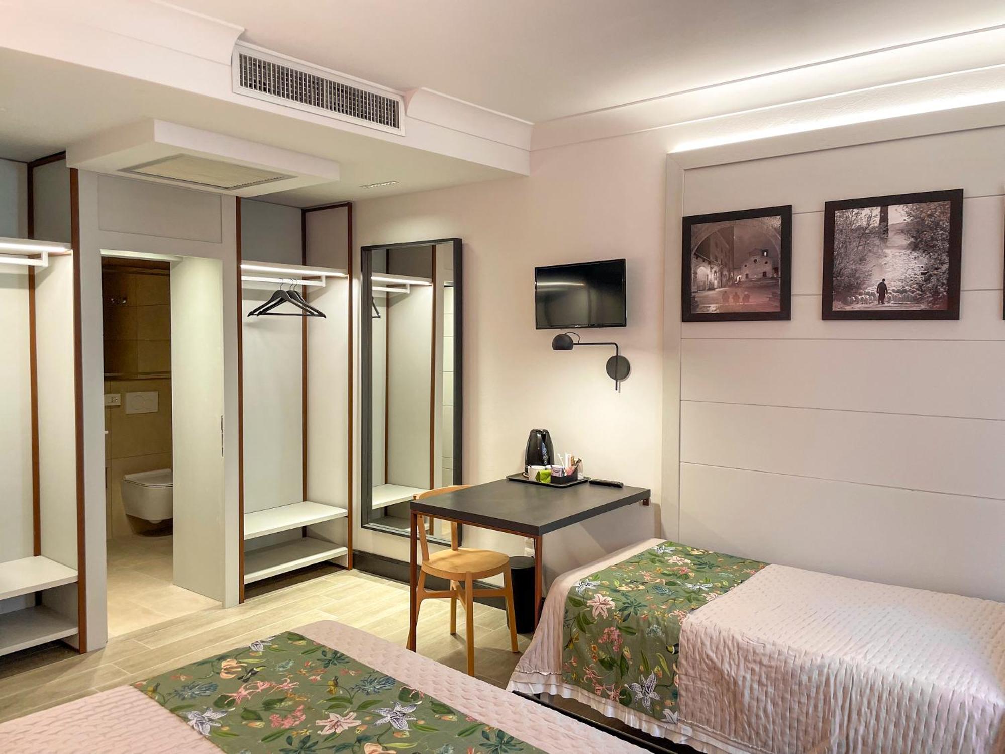 Duccio Nacci Rooms- Guesthouse ซานจีมิญญาโน ภายนอก รูปภาพ